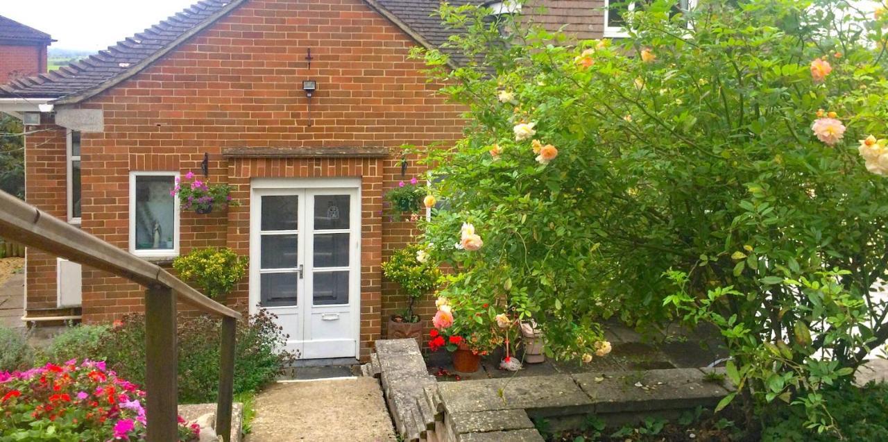 Healing Waters Sanctuary For Exclusive Private Hire And Self Catering Board, Vegetarian, Alcohol & Wifi Free Retreat In Glastonbury Exteriör bild