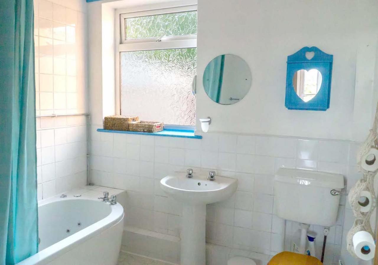 Healing Waters Sanctuary For Exclusive Private Hire And Self Catering Board, Vegetarian, Alcohol & Wifi Free Retreat In Glastonbury Exteriör bild